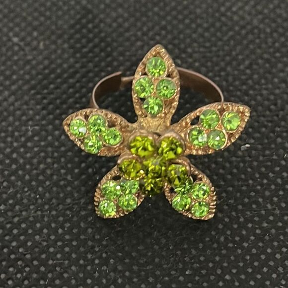 Green rhinestones ring - Picture 2 of 5